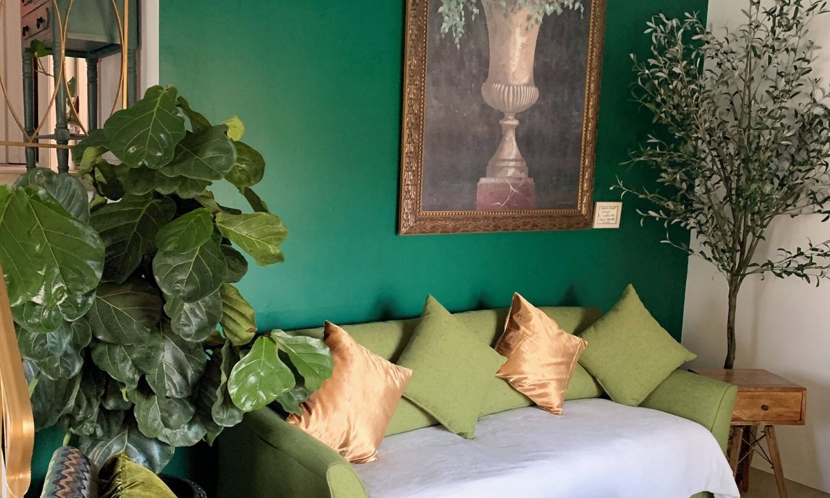 Wood Dale House | The Breathtaking Gallery, 2be/2ba, pet friendly, near O’Hare