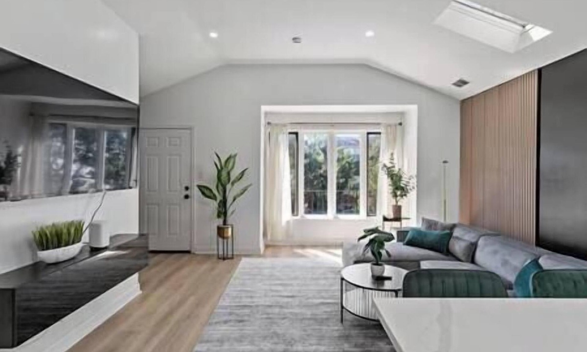 Near West Side Apartment | The Haven near Downtown, Medical District and United Center