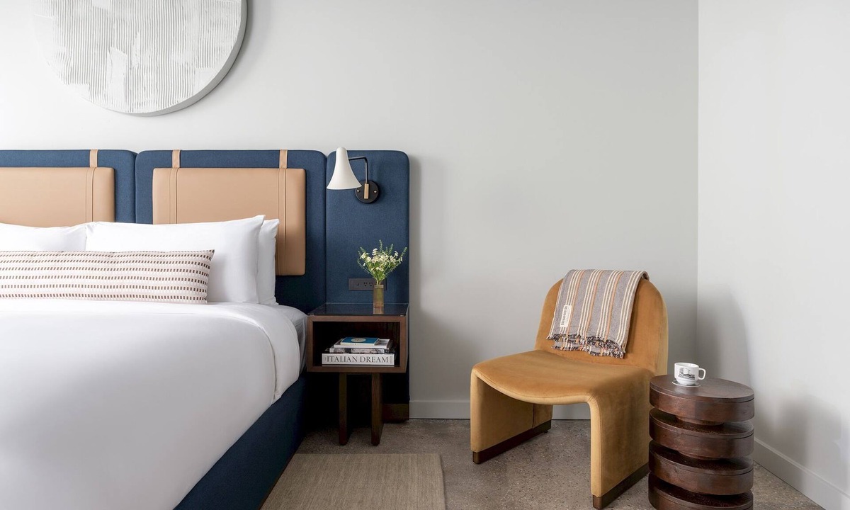 Near West Side Apartment | The Neighborhood Hotel - Little Italy One Bedroom - ADA