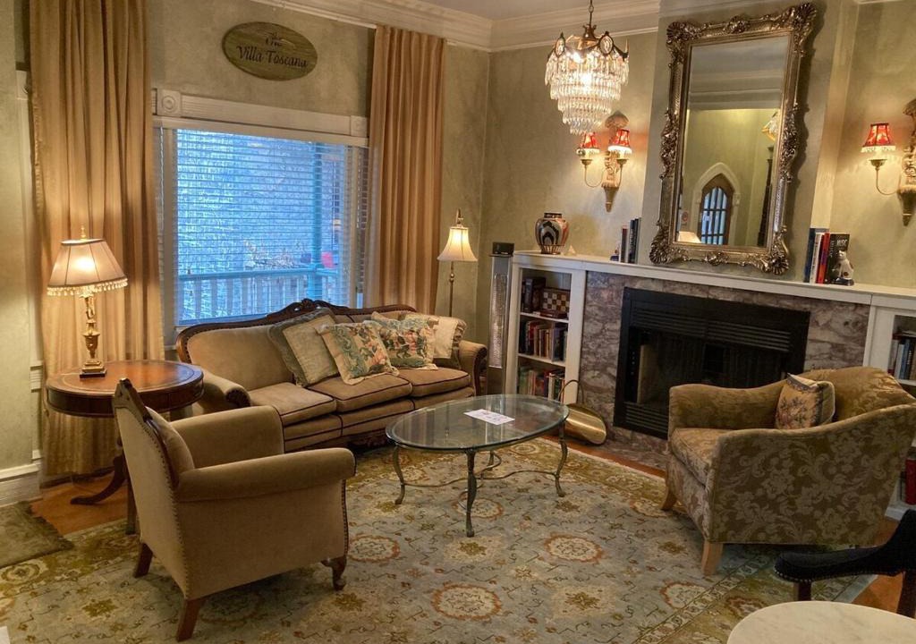 Boystown Bed & Breakfast | The Villa Toscana