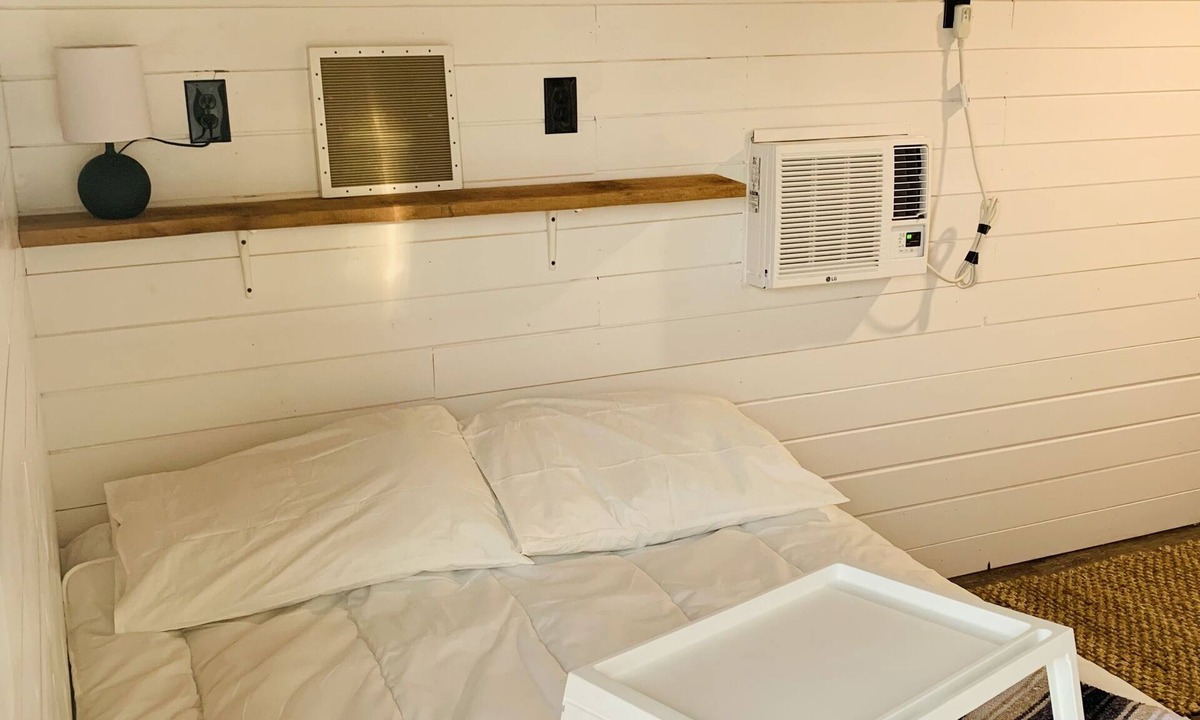Herrin Apartment | Tiny, cozy Southern Illinois getaway