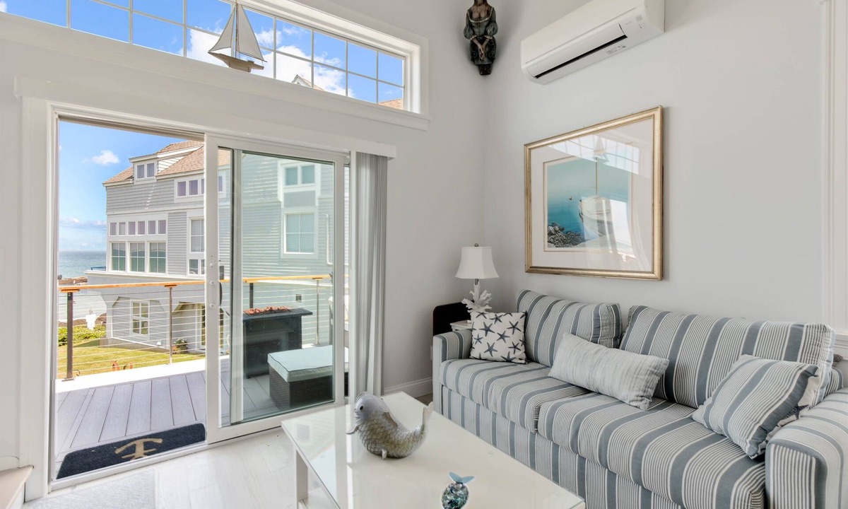 Ogunquit House | Tommy’s On The Rocks – A Coastal Gem on Marginal Way