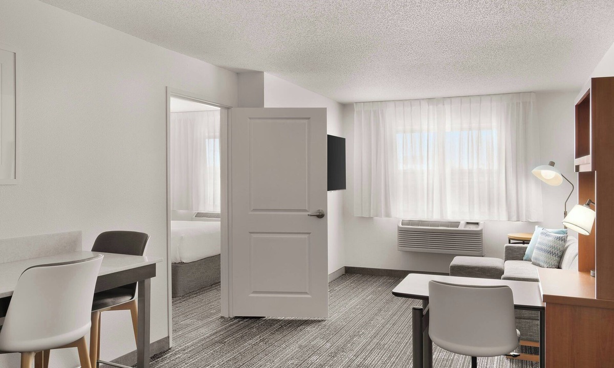Naperville Hotel | TownePlace Suites Chicago Naperville