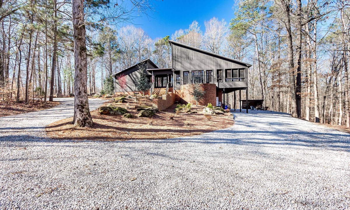 Bogart Cabin | Tranquil, Peaceful Riverhouse in Monroe GA; Close to Athens!