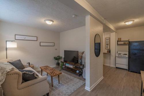Marion Apartment | University Suite "C"