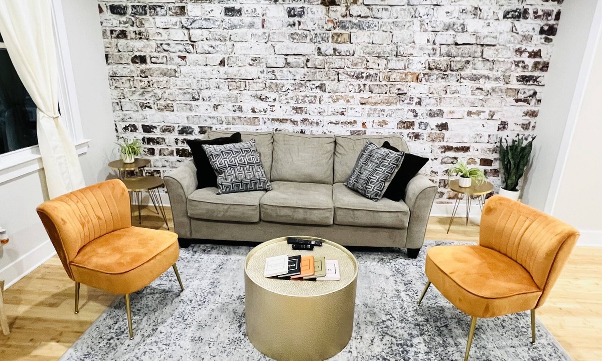 Kingman Park House | Upscale 4BDR Home @ Popular H Street Corridor+ Parking Free Cancellation