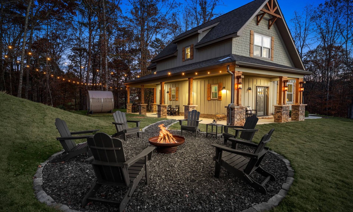Gainesville Cottage | Upscale Equestrian Farm Cottage with Sauna