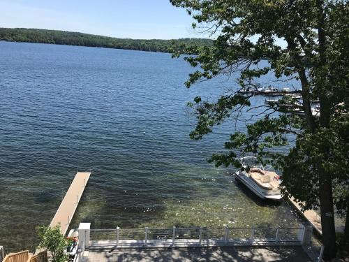 Meredith House | Villa 2 -Luxury 5 BDRM 5 Bath on Lake Winni Meredith Bay