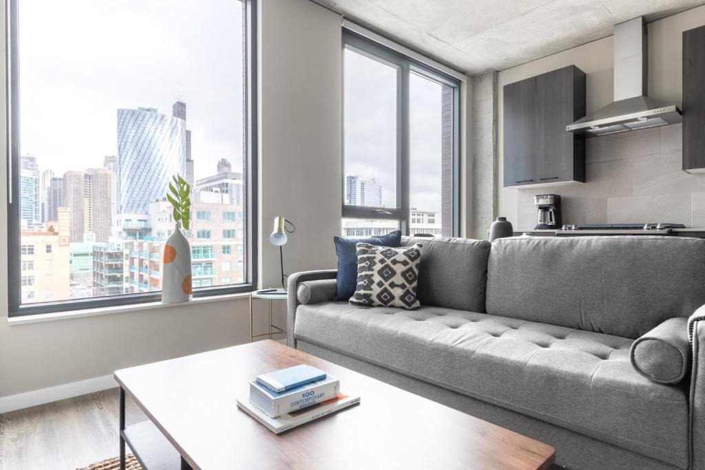 West Loop Apartment | W Loop Studio w Pool Gym nr Restaurant Row CHI-264
