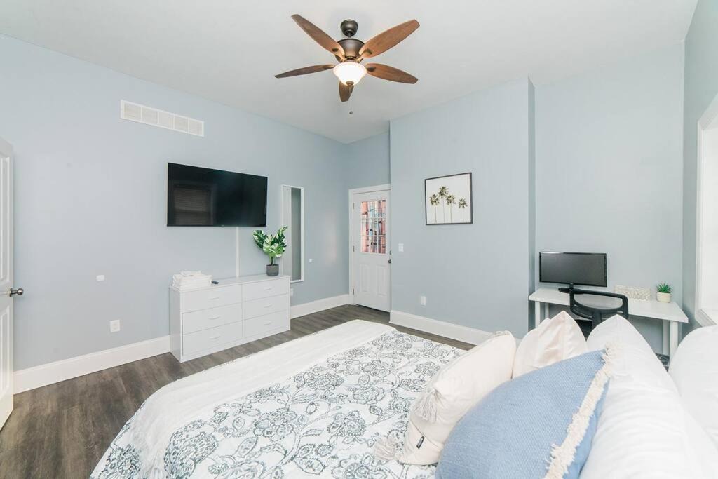 Manchester Apartment | Walkable and Spacious Apt - Parking - GroupStay