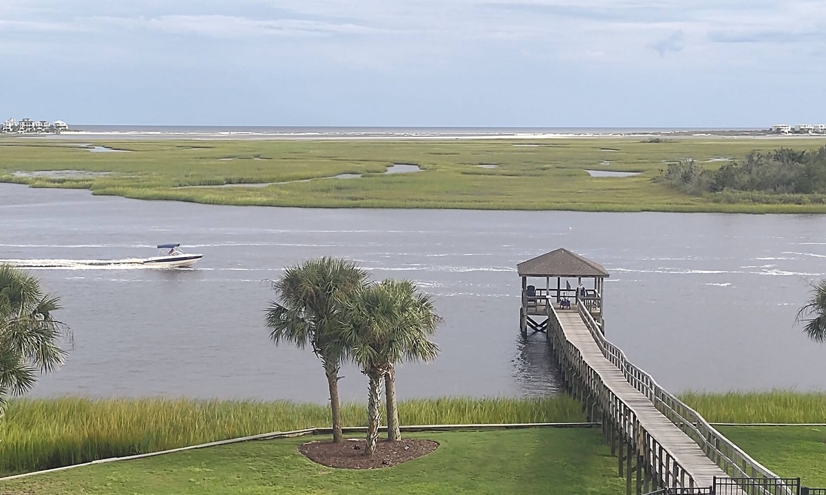 Ocean Isle Beach Condo | Waterfront Golfer’s Paradise 3BR 2BA on Intracoastal Beach Views Sunset BCH
