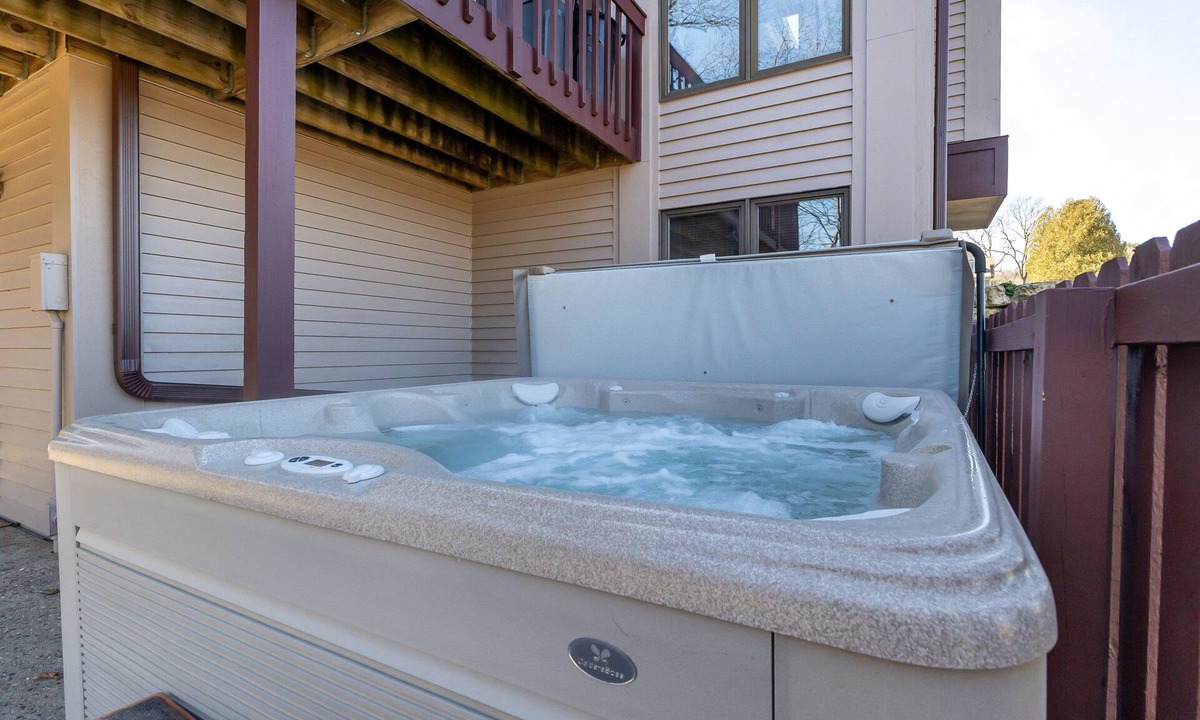 The Galena Territory House | WE Love Fall Most of All @ Longwood! Fire Pit - Hot Tub - Pool Table - OH MY
