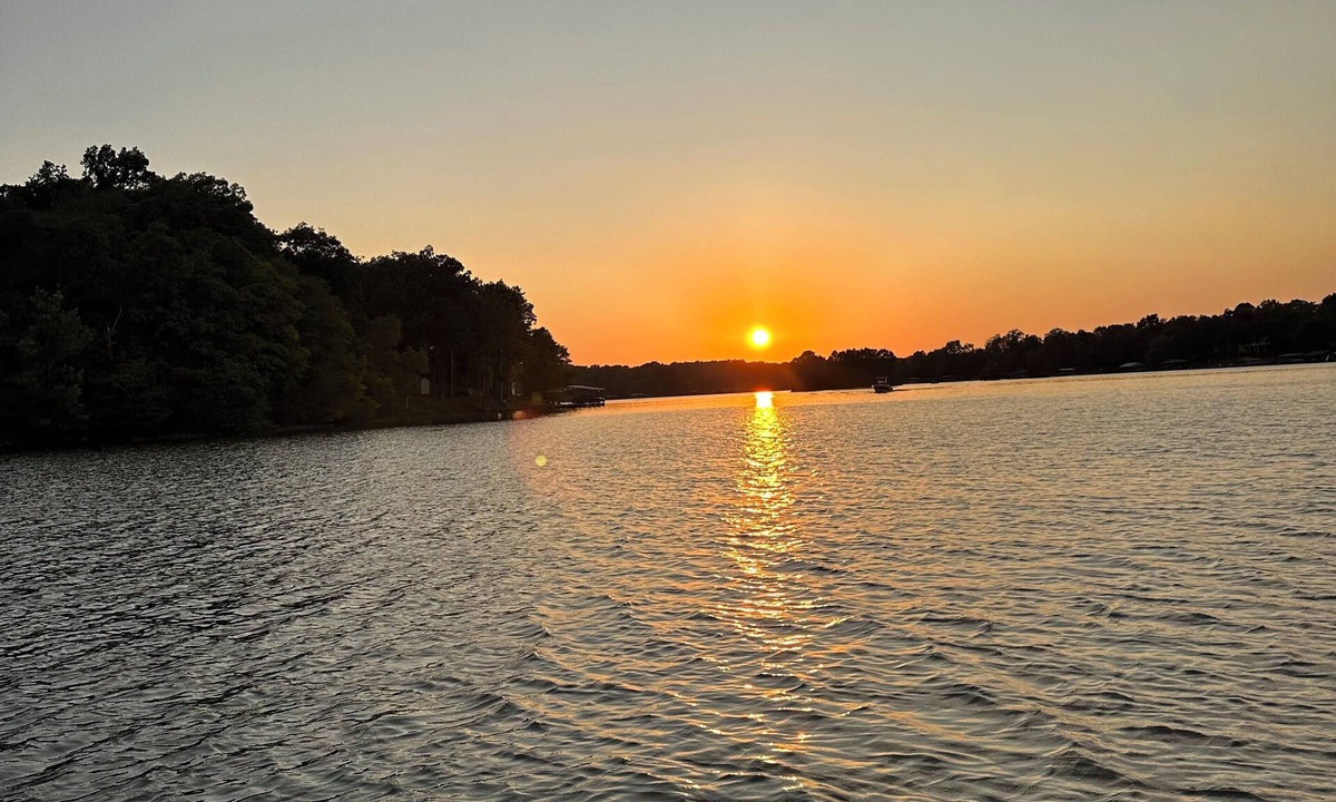 Marion House | Welcome to Hummingbird Haven- A new lakefront home with amazing sunset views