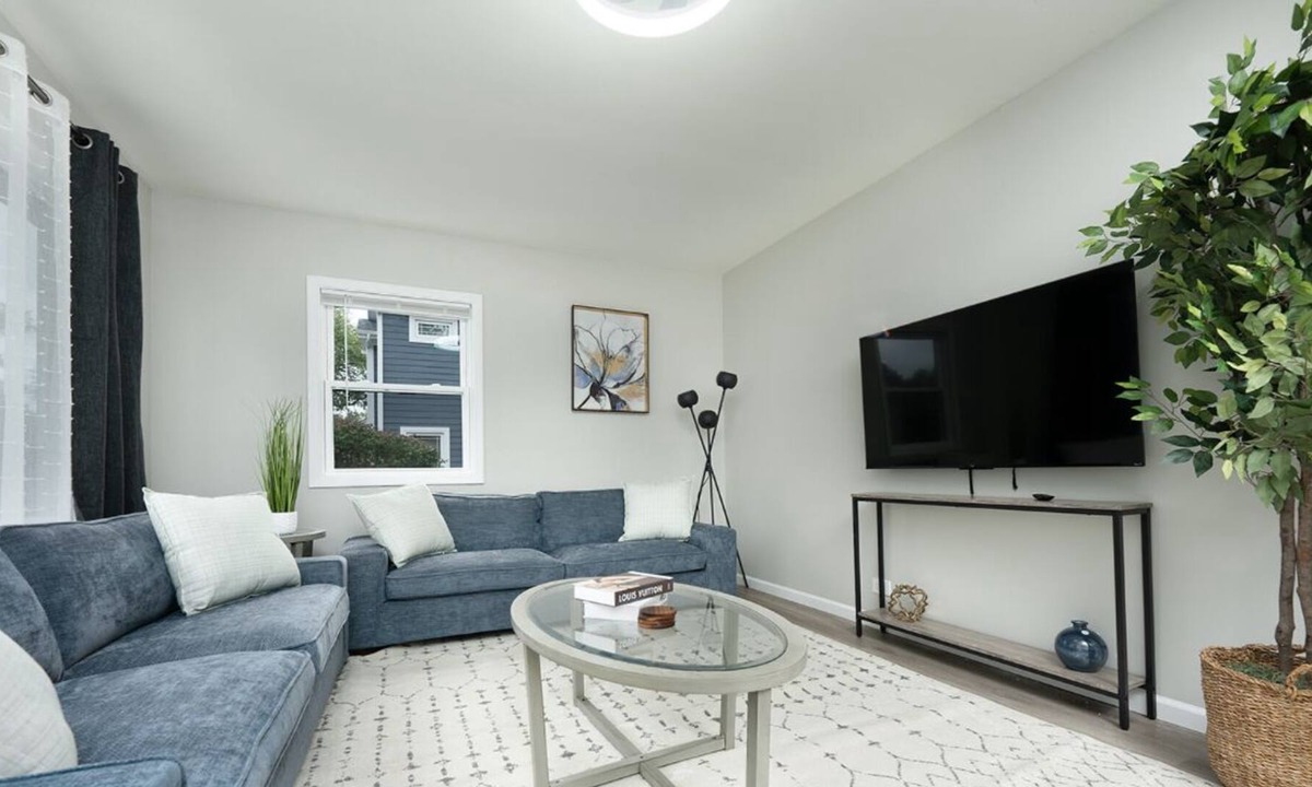 Wheaton House | Wheaton’s Best Getaway