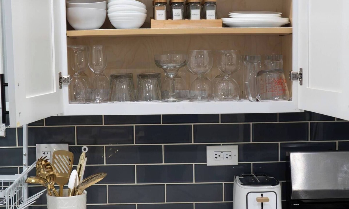 Gresham House | Wine DownnEscape to the Windy City & indulge in the ultimate Chicago experience