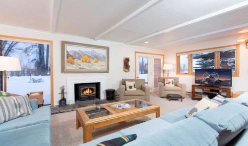 Jackson Apartment | Wister A
