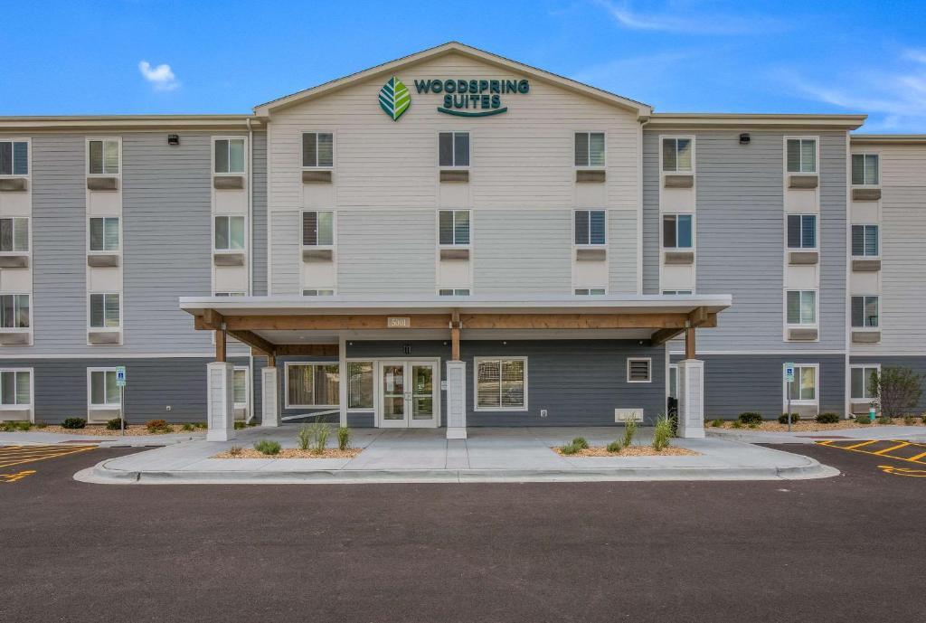 Burbank Hotel | WoodSpring Suites Chicago Midway