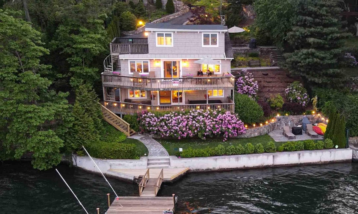 New Fairfield House | Worth Every Step - A Lakefront Escape