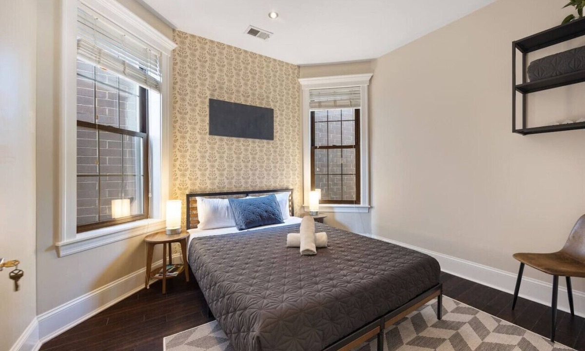 Wrigleyville Bed & Breakfast | Wrigleyville Suites Room 1