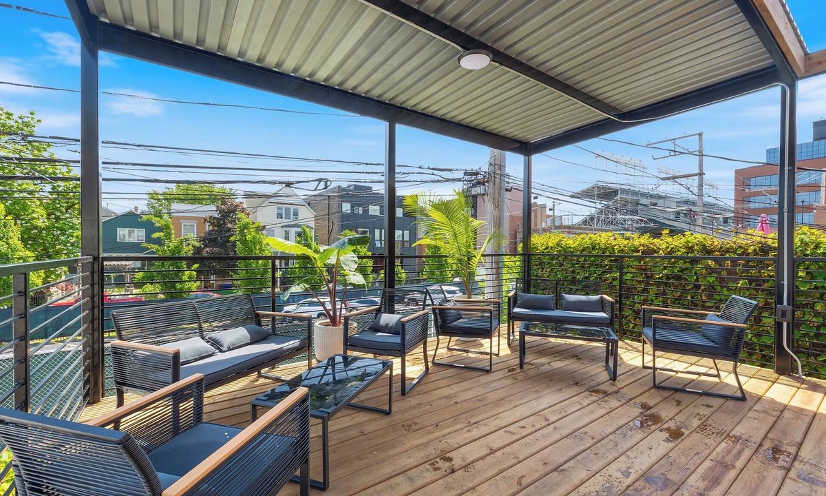 Wrigleyville Apartment | Wrigleyville Suites