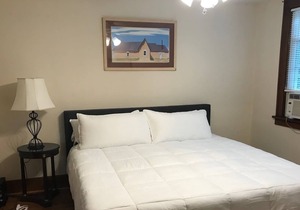 1 Bedroom Apartment ★ 1 King ★ Ideal refuge during the crisis