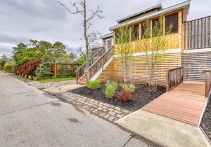 128 Bungalow