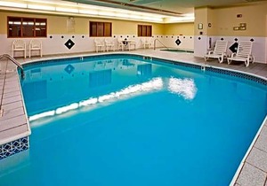2-Star Hotel ∙ AmericInn by Wyndham, Galesburg, IL