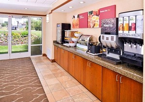 2-Star Hotel ∙ Comfort Suites Mount Vernon