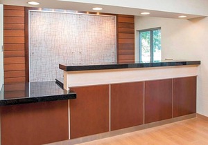 2-Star Hotel ∙ Fairfield Inn & Suites Peru