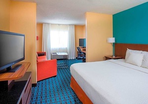 2-Star Hotel ∙ Fairfield Inn & Suites Peru