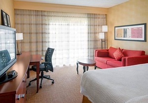 3-Star Hotel ∙ Courtyard by Marriott Chicago Naperville