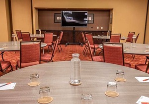 3-Star Hotel ∙ Courtyard Chicago Downtown/Magnificent Mile