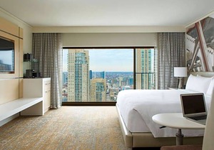 4-Star Hotel ∙ Chicago Marriott Downtown Magnificent Mile