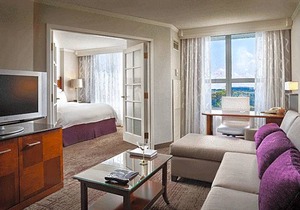 4-Star Hotel ∙ Chicago Marriott Suites Deerfield