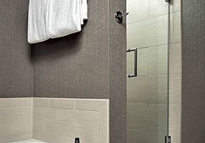 4-Star Hotel ∙ Chicago Marriott Suites Deerfield