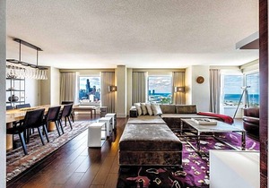 4-Star Hotel ∙ Hyatt Regency McCormick Place