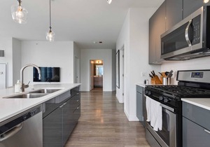 5-Star Gold Coast Experience in a Luxe 2BR Retreat