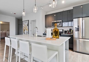 5-Star Gold Coast Experience in a Luxe 2BR Retreat