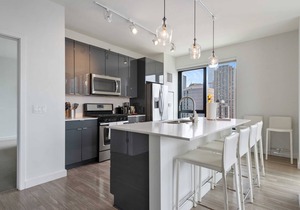 5-Star Gold Coast Experience in a Luxe 2BR Retreat