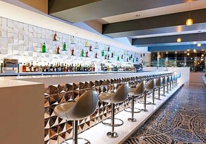 5-Star Hotel ∙ Radisson Blu Aqua Hotel, Chicago