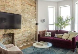 858 - 2N BEAUTIFULLY remodeled flat downtown - New Furniture!