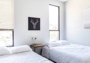 858 2S - Downtown Penthouse with Private Rooftop!
