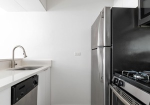 Airy Gold Coast Studio close to L, walk to Mariano Park, by Blueground