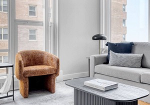 Amazing Edgewater 2BR w/ Gym, Deck & Lounge, 5 blocks to L, by Blueground