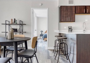 Amazing Edgewater 2BR w/ Gym, Deck & Lounge, 5 blocks to L, by Blueground