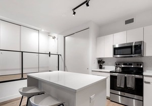 ☀️Amazing Gold Coast Apt w/ Rooftop Pool & Gym☀️