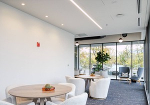 Amazing Medical District 2BR w/ Gym & W/D, 1 block to L, by Blueground