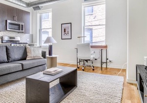 Amazing Wicker Park 2BR w/ W/D, 2 blocks to Blue Line, by Blueground