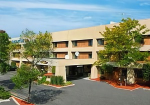 Baymont by Wyndham Glenview
