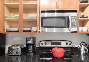 Bright Loop 1BR w/Gym, Pool, nr. Financial District, by Blueground